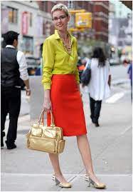 Sarah hyland's yellow floral tie bust top on modern family. Fashion Week Day 1 Bright And Simple Simple Summer Outfits Red Fashion Style