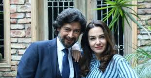 Ankara'dan, i̇stanbul devlet tiyatrosu'na geçiş yapan sanatçı, reklam filmleri, tv dizileri ve bir sinema filminde de rol aldı. Ka2hav5j Eiodm