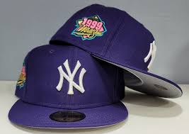 The royal & awesome purple patch flat cap is the perfect accompaniment to your awesome bottoms but the bright purple design can bring any outfit to life. Purple New York Yankees Gray Bottom 1999 World Series Side Patch New E Exclusive Fitted Inc