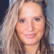 Amy Moskwa's Instagram, Twitter & Facebook