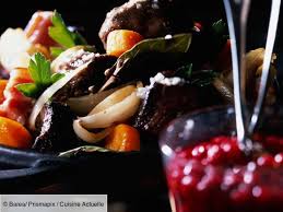 Recette Estouffade De Bœuf Ingredients 4 Personnes 1 5 Kg De Bœuf A Braiser Gite En Morceaux 200 G De Lardo Estouffade De Boeuf Recette Cocotte Minute
