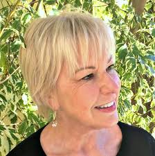 Meg ryan haircuts meg ryan hairstyles cute hairstyles short shag hairstyles meg ryan short hair short hair cuts short hair styles pixie meg ryan resurfaces at first event in over a year: Short Layered Haircut For Fine Hair And Working With Your Stylist