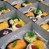 Nasi box yang sedang trend saat. Https Encrypted Tbn0 Gstatic Com Images Q Tbn And9gcq Rvpyrpaj E4aiyhyaiqovfctwalxf9sbh23yzv8u4 M3xdp Usqp Cau