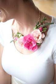 Image Result For Wearable Fresh Flower Necklace Fresh Flower Jewelry Floral Jewellery Flower Necklace Wedding