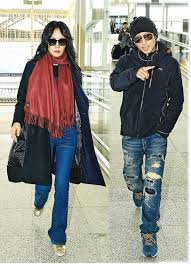 There have been rumours that he is to wed the chinese singer in france after a magazine said actress vicki zhao has offered her french vineyard as their wedding. Faye And Nic Returned To Beijing Together On 8 Dec 2014 Faye Wong Today 2