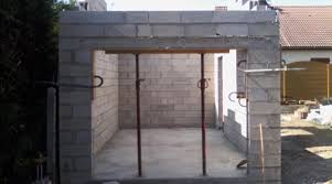 10 Construire Son Garage En Parpaing Ce Que Vous Devez Savoir Construire Un Garage Construction Garage Parpaing