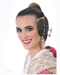 ESPOLÍN "SOTO" ✨ De dos Falleras Mayores de Valencia; más en concreto, de  una infantil y de una mayor. ¿Los recordáis? ¿las recordáis? ¿años?  Tejidos, evidentemente, por @espolinesdegarin 🙌🏻. #fallasdevalencia  #falleramayor #fallera #