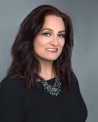 Lisa Cooley's Instagram, Twitter & Facebook