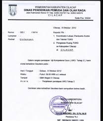 Surat undangan resmi memiliki struktur yang baku di mana harus tercantum kop surat, nomor, perilah, nama lengkap pengirim berserta dan jabatan. Contoh Surat Undangan Setengah Resmi Nusagates
