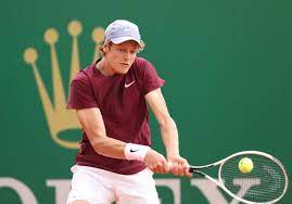 Tecnicamente, infatti, l'unico che può superare jannik sinner, negandogli la soddisfazione del best ranking, è il connazionale lorenzo sonego, impegnato nel suo quarto di finale contro andrey rublev. Jannik Sinner Scala Ancora La Classifica Atp