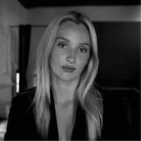 2300+ perfiles de «Erica