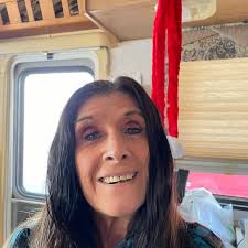 And jump out of the swing when it's high enough? 😁😂 🩷💚💜❤️✌️✌️