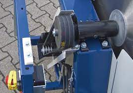Eine scheifele kreissäge wp 700 z mit hydraulischer wippe im einsatz. Kreissagen Scheifele Gmbh Forsttechnik