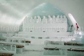 În fiecare an sculpturile de gheață care decorează hotelul în interior, sunt create în funcție de tema aleasă de constructori. Hotelul De Gheata De La Balea Lac Muntii Fagaras Travelguideromania