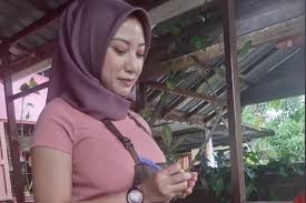 Thieving teen in hijab punished with facial. Jilboobs Viral Di Malaysia Pelayan Seksi Dihujat