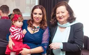 Cătălin măruță a izbucnit în râs: Oana Roman Mesaj EmoÈ›ionant Pentru Mama Ei Unde A Ajuns SÄƒ LocuiascÄƒ Mioara Roman DupÄƒ Ce È™i A Pierdut Casa Stiri Mondene