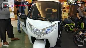 Kali ini kita review sepeda motor roda tiga dari selis balis. Spesifikasi Dan Harga Motor Listrik Roda Tiga Selis Produk Baru Yang Cukup Di Minati Terasbiker Com