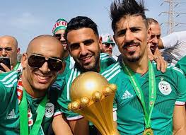 تجرى مراسم سحب قرعة مرحلة المجموعات من دورى أبطال أفريقيا 2019 اليوم، والتى يشارك فيها الأهلى والإسماعيلى، بجانب قرعة الكونفدرالية التى ينافس على لقبها الزمالك. Ø¨Ø§Ù„ØµÙˆØ± Ø´Ø§Ù‡Ø¯ Ø§Ø­ØªÙØ§Ù„ Ø§Ù„Ø¬Ø²Ø§Ø¦Ø± Ø¨Ø­Ø§ÙÙ„Ø© Ø£Ø¨Ø·Ø§Ù„ Ø¥ÙØ±ÙŠÙ‚ÙŠØ§ 2019 Ø±ÙŠØ§Ø¶Ø© Ø¹Ø±Ø¨ÙŠØ© ÙˆØ¯ÙˆÙ„ÙŠØ© Ø§Ù„Ø¥Ù…Ø§Ø±Ø§Øª Ø§Ù„ÙŠÙˆÙ…