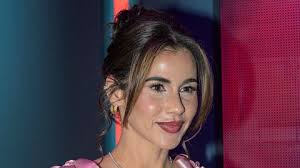 Laila jones xx after a couple of minutes, she got back to