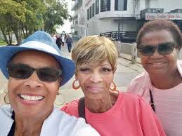 Rosalyn Morse's Instagram, Twitter & Facebook