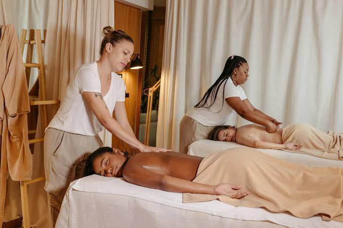 Swedish Massage vs. Deep Tissue: Choosing the Right Therapy -  PhysioChiroWellness