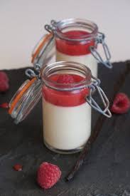 Delicieuses Panna Cottas A La Vanille Et Au Coulis De Fruits Rouges Coulis De Fruits Verrine Fruit Rouge Dessert Aux Fruits