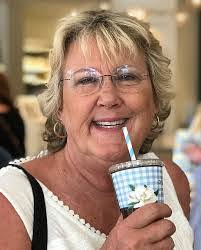 Donna Proto's Instagram, Twitter & Facebook