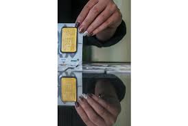 Free online translation from french, russian, spanish, german, italian and a number of other languages into english and back, dictionary with transcription, pronunciation, and examples of usage. Naik Tipis Harga Emas Antam Rp 932 000 Per Gram Republika Online