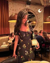 Emily Buse (@emilybuse) • Instagram photos and videos