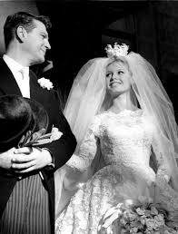 Nach den modetrends bekommen sie die günstige hochzeitskleid in damena.de. Null Null Hochzeitsfeier Ideen Kleid Hochzeit Vintage Hochzeitskleid