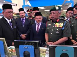 Secara tidak langsung, komunikasi seharian pelajar dapat melatih dan meningkatkan kemahiran berbahasa. Upnm Page 2 Air Times News Network