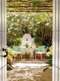 Pensada como una obra destinada a «suscitar la reflexión sobre el presente y el futuro del país» esta breve historia de la argentina se ha convertido, con los años, en un libro clásico. Patios Los 65 Mejores Oasis Deco De El Mueble En Casa