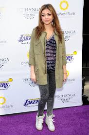 sarah hyland lakers casino night in la march 2013 sarah hyland casino night casino