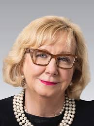 Penelope Winn's Instagram, Twitter & Facebook