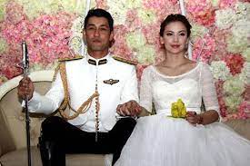 Adik datuk farid kamil, fadzil zahari, menafikan hubungannya dengan abangnya itu tidak baik. Maaf Saya Tak Tahu Apa Apa Fadzil Zahari Adik Farid Kamil