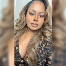 Candace Hawkins's Instagram, Twitter & Facebook