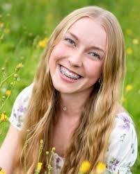 Elizabeth Molitor's Instagram, Twitter & Facebook