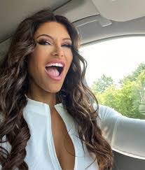 Gail Kasper's Instagram, Twitter & Facebook