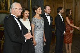 Švédská královská rodina ( švédský : Smutne Vianoce V Aristokratickej Rodine Svedsku KraÄ¾ovnu Silviu Museli Hospitalizovat Galeria Topky Sk