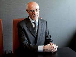 Durante o período académico integrou o orfeon académico e foi fundador do club de jazz de coimbra. Proenca De Carvalho Suspeito De Falso Testemunho E Carlos Silva De Corrupcao Justica Jornal De Negocios