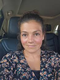 Introduction of a mom and business owner in a mindset motivation community