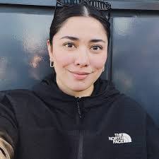 Lauren Young's Instagram, Twitter & Facebook