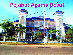 Untuk makluman, permohonan adalah dipelawa kepada warganegara malaysia (keutamaan kepada rakyat negeri perak). Pejabat Agama Daerah Besut Rasmi Posts Facebook