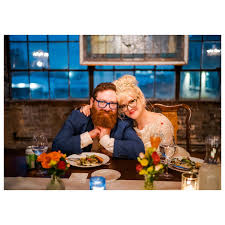 Happy belated anniversary to Kelsey and Jordan who absolutely crushed it  with their Valentine's themed wedding day. Kelsey makes the cutest mini  pieces of art as @sometimeschristmas, you can find them at @