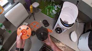 In addition, the formula storage unit holds up to 700 grams of powder formula. Baby Brezza Formula Pro Dissambley How To Youtube