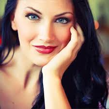 Amy Palomo's Instagram, Twitter & Facebook