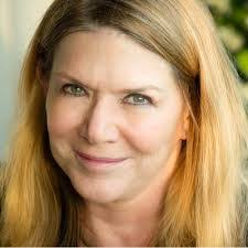 Lynn Coyle's Instagram, Twitter & Facebook