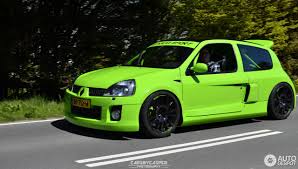 When the clio v6 was released in 2003, it was given the title as the most powerful serial produced hot hatch in the world. Renault Clio V6 Phase Ii 1 Mai 2016 Autogespot