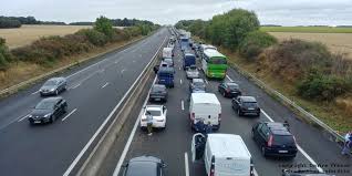 photos accident sur l'autoroute à péage un accident s'est produit sur l'autoroute à péage ce matin à hauteur de rufisque, impliquant un minicar et un véhicule particulier. Centre Presse L A10 Coupee Jusqu A 11 Heures Ce 18 Aout A Cause D Un Acciden