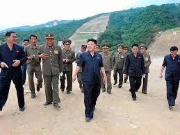 North korea's kim jong un appears to have lost weight, according to an nk news analysis and experts. Nordkorea Schweiz Verbietet Export Von Skiliften An Kim Jong Un Der Spiegel